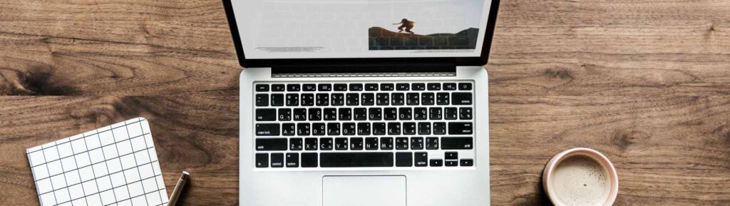 Imagem de computador aberto